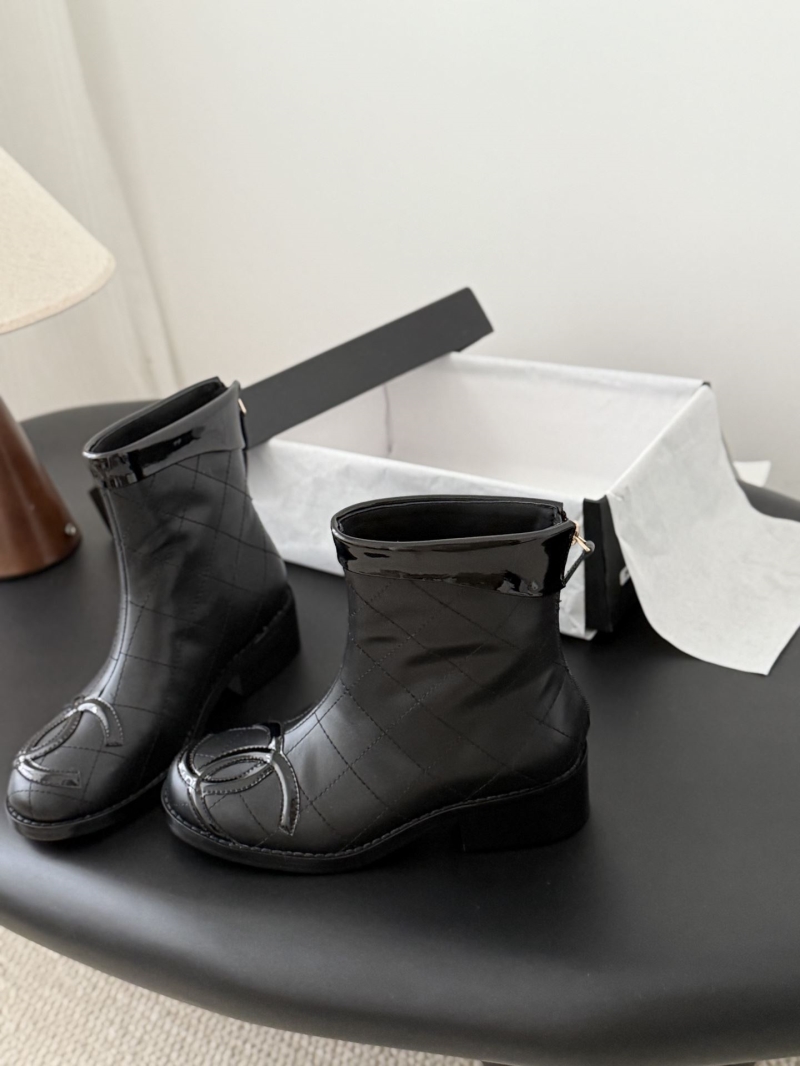 Ch**el boots